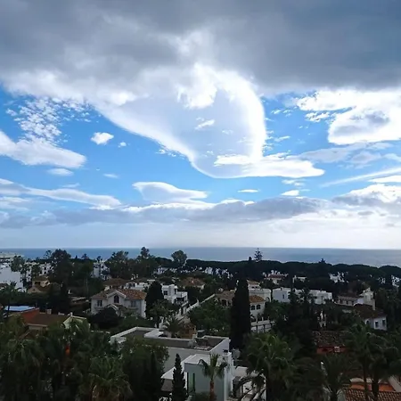 Atico Duplex Guadalpin Apartmán *