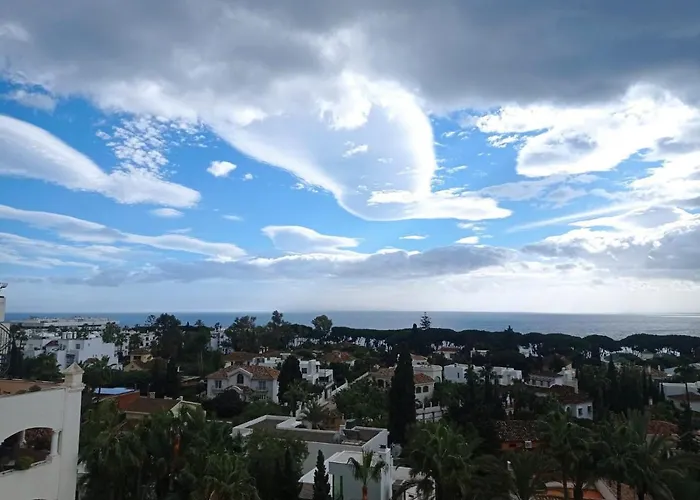 Atico Duplex Guadalpin アパート *