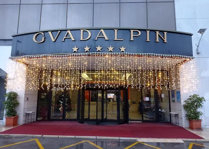 Atico Duplex Guadalpin アパート *