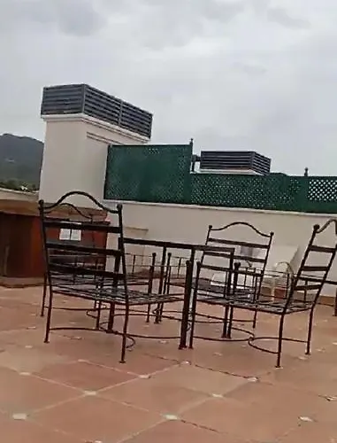 Atico Duplex Guadalpin アパート *