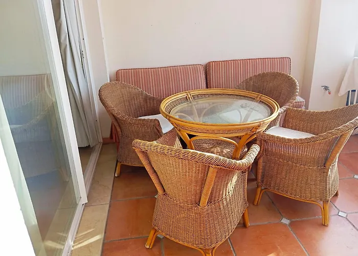 Atico Duplex Guadalpin アパート